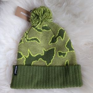Patagonia pom pom camo beanie knit hat  NTW   unisex green